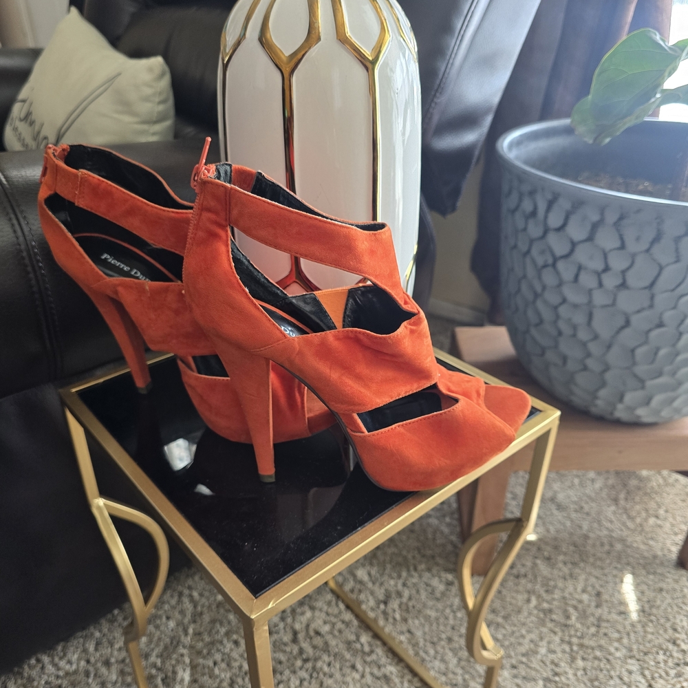 Pierre Dumas Women's Bold Orange Cutout Heels